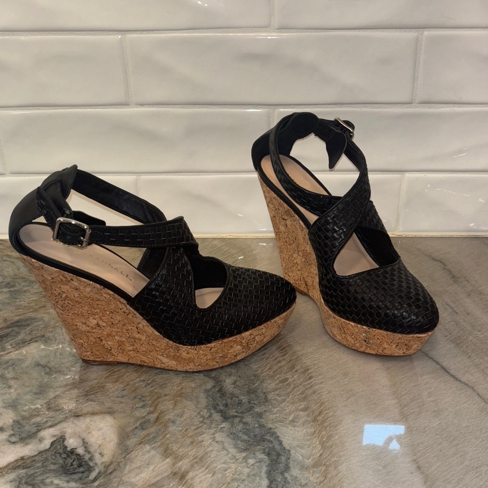 Euc Black and Tan Wedge Sandals